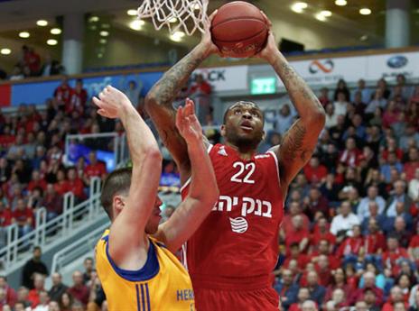 ג'ונס. משחק טוב של הפורוורד (אלן שיבר)