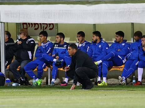 עם הפנים לקרבות ההישרדות (לירון מולדובן)