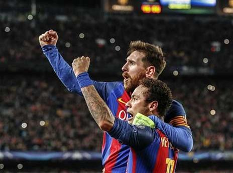 קוסטקורטה התרשם ממנו. ניימאר עם מסי (Getty)