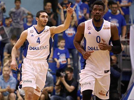 בדרך למעלה. אדריאן ומשעור (אלן שיבר)