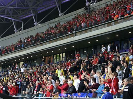 כרגיל, האווירה ביציעים הייתה מחשמלת (אלן שיבר)