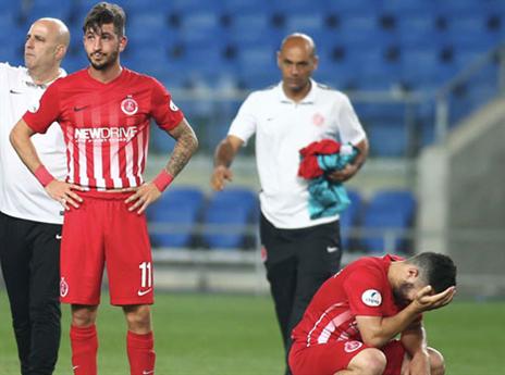 השחקנים מיררו בבכי דקות ארוכות (אלן שיבר)