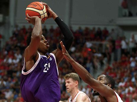 החזיר את נהריה לחיים ברבע ה-2. הופסון (אלן שיבר)