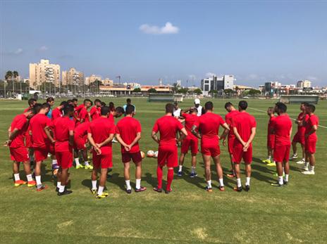 שחקני אשדוד באימון הבוקר. מי יחליף את בן שמעון?