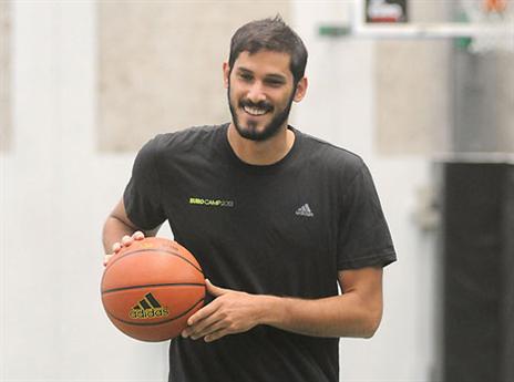 גולדן סטייט צריכה את כספי (getty)