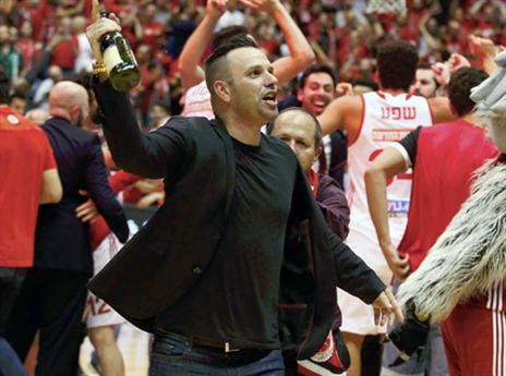 אלון הדביק את הקבוצה בהתהלבות (אלן שיבר)