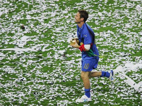 פרש עם הגביע העולמי. טוטי (getty)