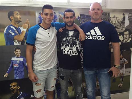 טבצ'ניק. חוזה בוגרים ראשון