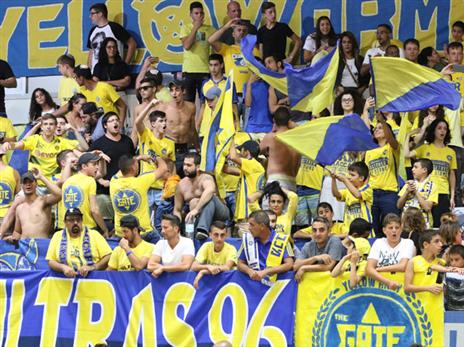 הקהל הצהוב חוזר הביתה מחוייך (מנהלת הליגה, פרנסיסקו די סטסיו)