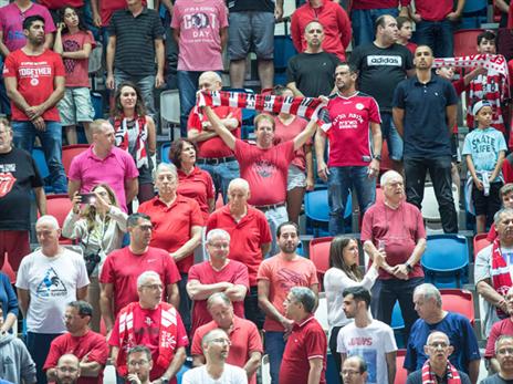 אווירה נהדרת בדרייב אין (מנהלת)