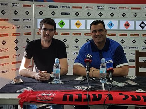 קורצקי עם קופר. "הוא לא יפוטר"
