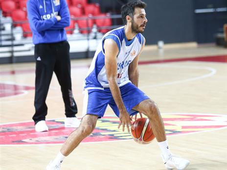 בן שימול. "בספרד נותנים כבוד לשחקן המקומי" (אלן שיבר)