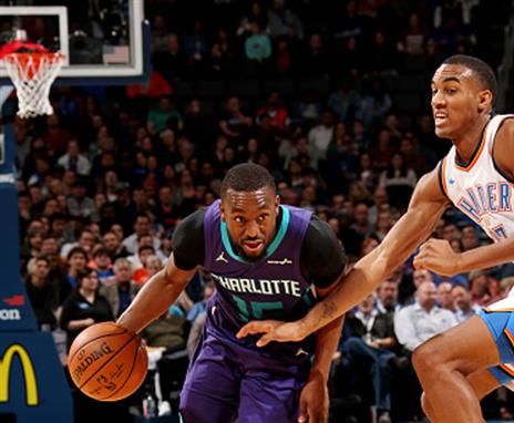 קמבה ווקר וההורנטס ניצחו באוקלהומה סיטי (צילום: Getty)