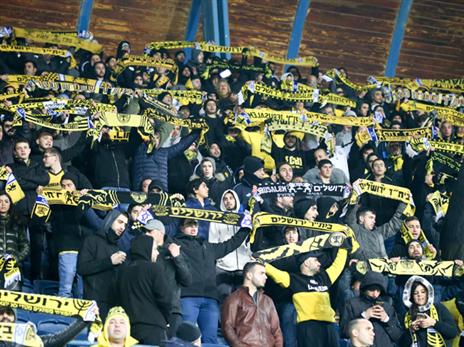 אוהדי בית"ר ימשיכו למחות (דני מרון)