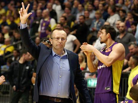 יהיה לקבוצה שלו אוויר בגמר? שמיר (אלן שיבר)