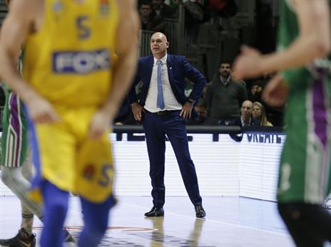 לא צריך לשהות בחדר ההלבשה כדי להבין שהחיבורים של ספאחיה נפרמו (getty)