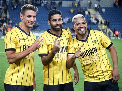 "אנחנו מאמינים". עזרא (דני מרון)