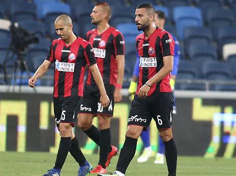 שחקני הפועל חיפה ירדו מאוכזבים מכר הדשא (אלן שיבר)