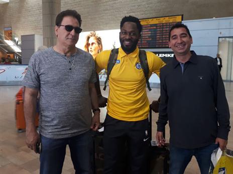 שוב בישראל. ג'קסון עם עמי ביטון וסוכנו, אבי זילברמן