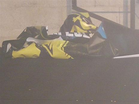 השלט הקרוע בכיכר ספרא