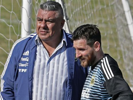 מסי וטאפיה דיברו באסיפה (getty)