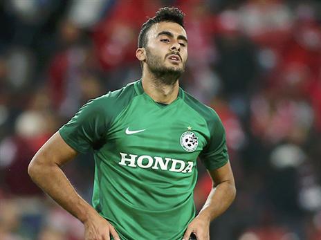 מעדיף להיות חלוץ. עוואד (אלן שיבר)