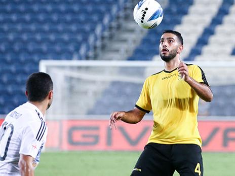 זהבי. במועדון מרוצים ממנו (דני מרון)