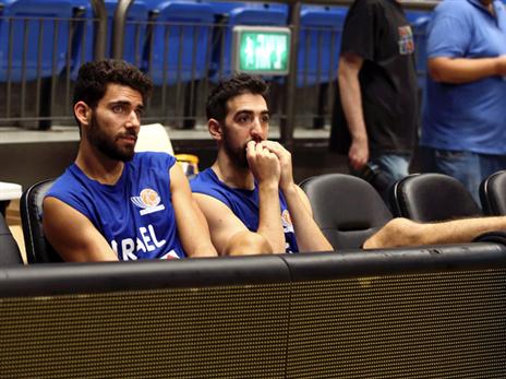 גם הם לא ב-100%. מנקו וטימור (אלן שיבר)