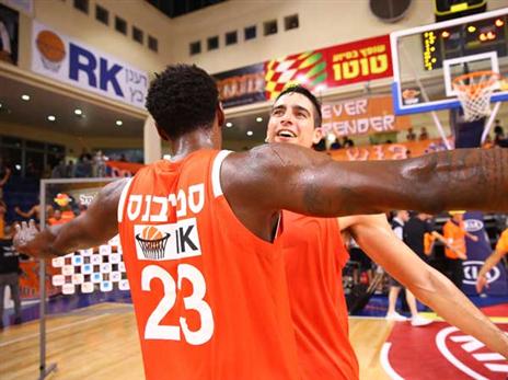 ראשל"צ מעפילה לחצי הגמר בגביע ווינר (באדיבות מנהלת הליגה)