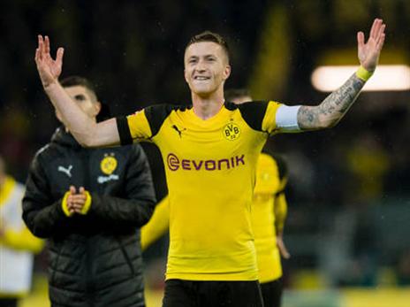 רויס חוגג ניצחון על היריבה המושבעת (Alexandre Simoes, Getty)