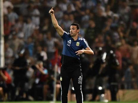 סקאלוני, צפוי בקרוב להיות המאמן הקבוע (getty, Amilcar Orfali)