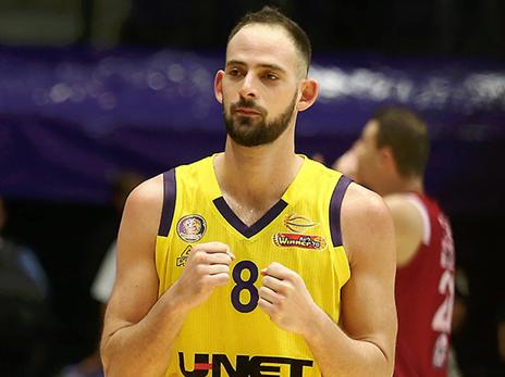 פוגש את האקסית. שמחון (אלן שיבר)