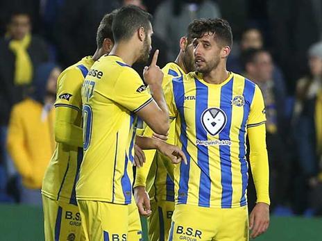 רוצה להשתפר ולהבקיע יותר. מיכה (אלן שיבר)