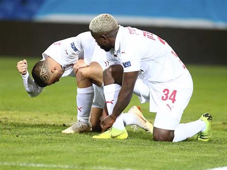 תחושות קשות במועדון (אלן שיבר)