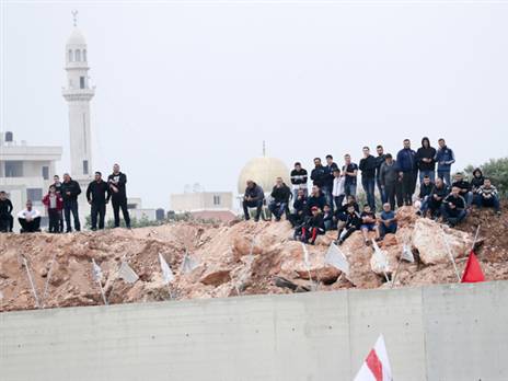 גם זו דרך לצפות במשחק (דני מרון)