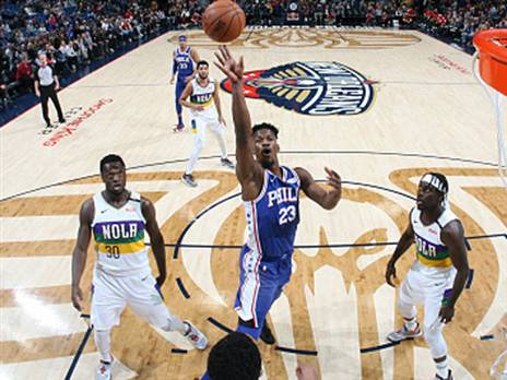 ניצחון קשה לפילי (צילום: Layne Murdoch Jr./NBAE via Getty Images)