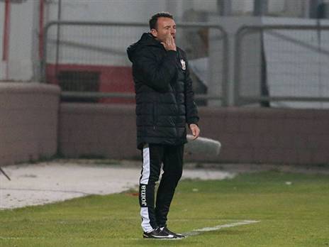 חואן קרלוס. "אסור לחלק מתנות" (יוסי שקל)