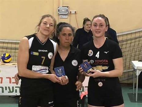 המצטיינות בכפר סבא (באדיבות איגוד הכדורעף)