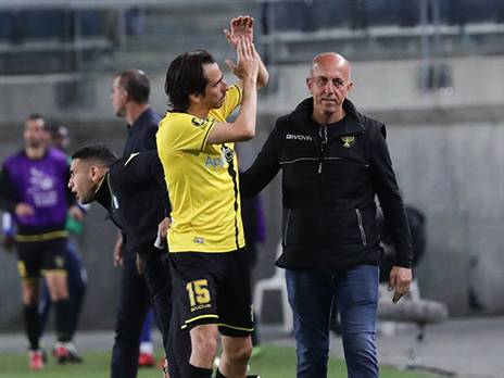 בניון יחתים גם חלוץ זר (צילום: אלן שיבר)