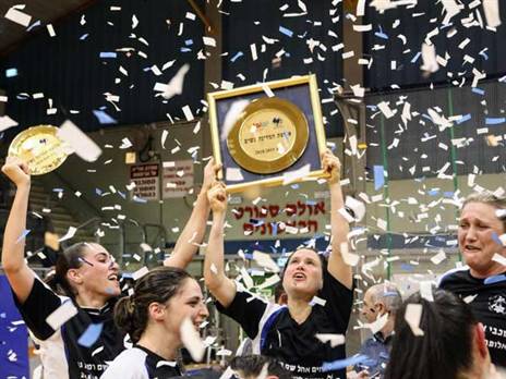 רגע ההנפה (הדר ואן קולא, איגוד הכדוריד)