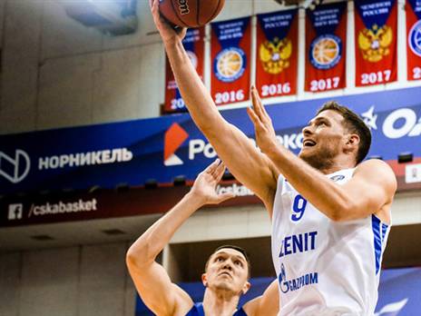 מקל. קשה לו עם הקור ברוסיה (Getty)