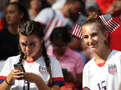 האוהדות האמריקניות יכולות לחייך (GETTY)