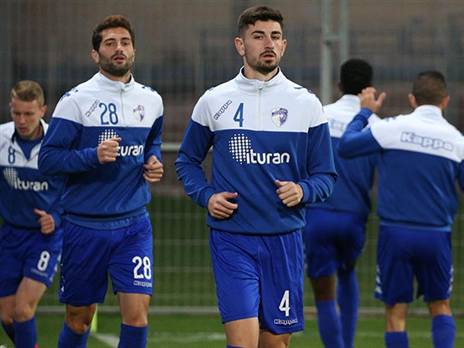 נחמיאס. המריא עם החברים (אנצ'ו גוש)