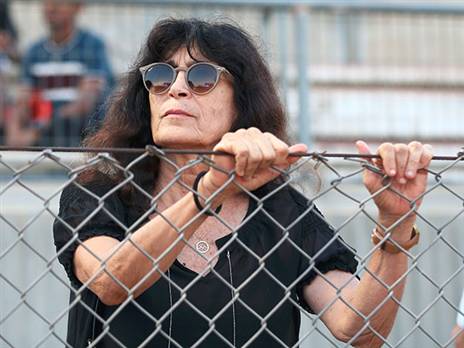 אסתר רוט-שחמורוב. עוקבת מקרוב (אלן שיבר)