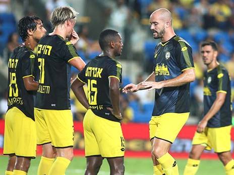 שחקני נתניה. עדיין לא מרשימים (צילום: אלן שיבר)