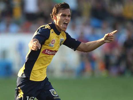 במדי סנטרל קואסט מארינס. זכה להכרה ראשונה באוסטרליה (Getty)