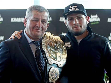 עבדולמאנפ. לראשונה בפינה של בנו (Gettyimages)