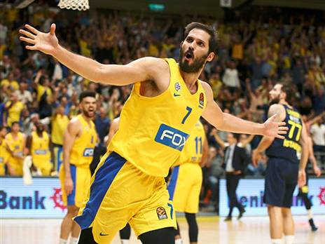 ממשיך להוביל את מכבי. כספי (אלן שיבר)