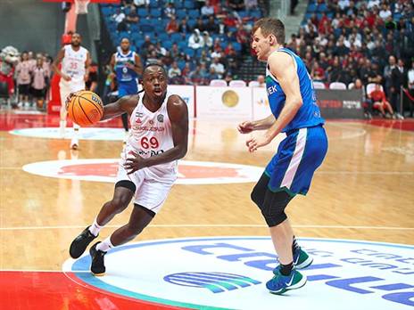 בראון, עזר ליצור את הפער המבטיח לקראת הסיום (אלן שיבר)