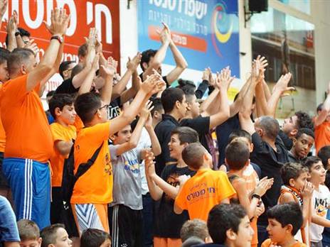 הקהל בנס ציונה, קיבלו הודעה שלא יהיה משחק (FIBA)